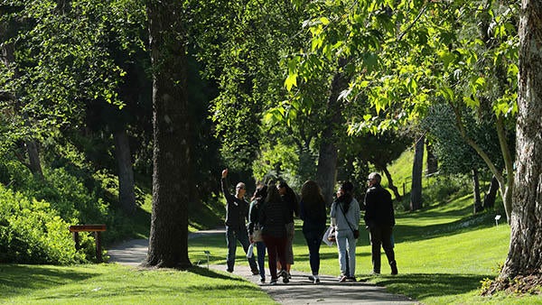 people in Botanic Gardens (c) UCR / Stan Lim