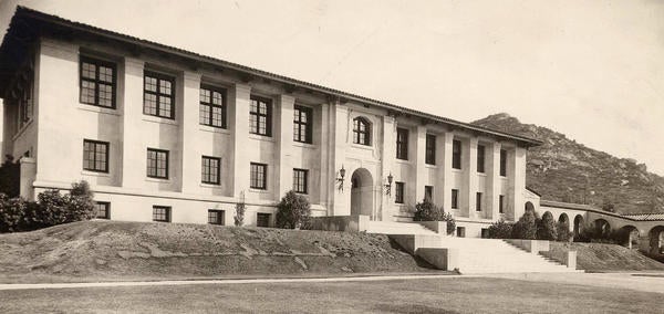 main building and south wing, Citrus Experiment Station, 1928 (c) UCR / CNAS